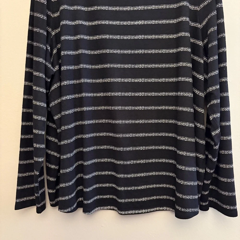 Reitmans Black & White Striped Knit Top with Button Back – Plus Size 3X EUC - Picture 7 of 13